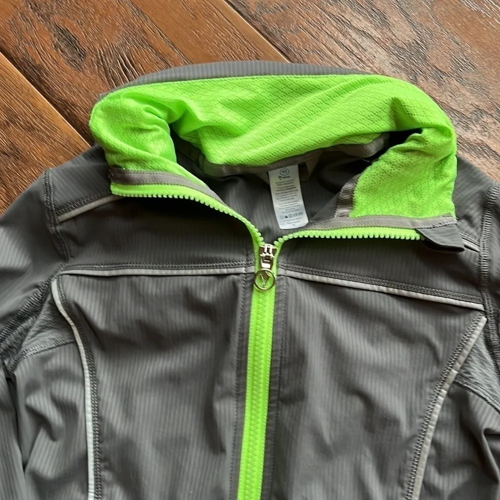 - Ivivva Nylon Zip Up Jacket -Size 10. NWOT (Lululemon)